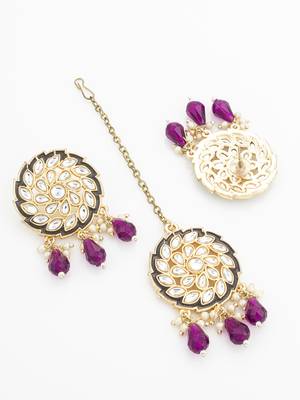 purple kundan choker necklace set with earrings and maangtika 3