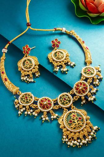 circular medallion motif necklace set with earrings