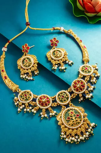 circular medallion motif necklace set with earrings