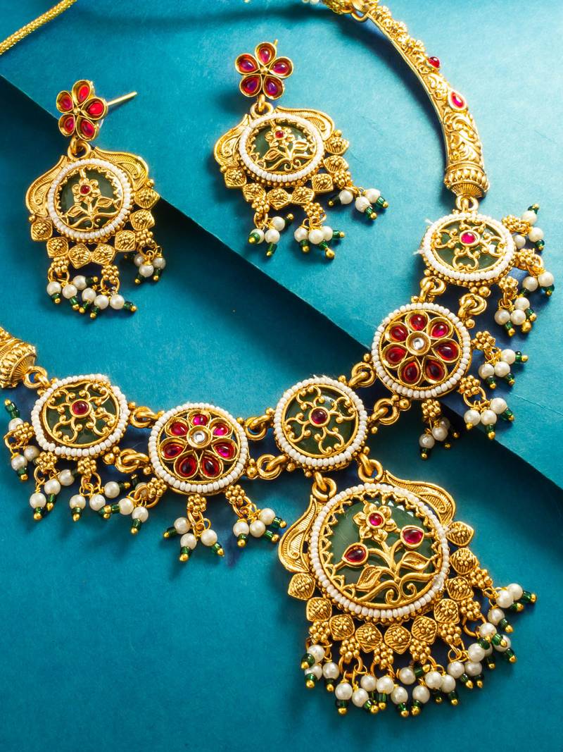 circular medallion motif necklace set with earrings