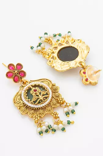 circular medallion motif necklace set with earrings