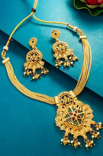 diamond motif statement pendant necklace set with earrings