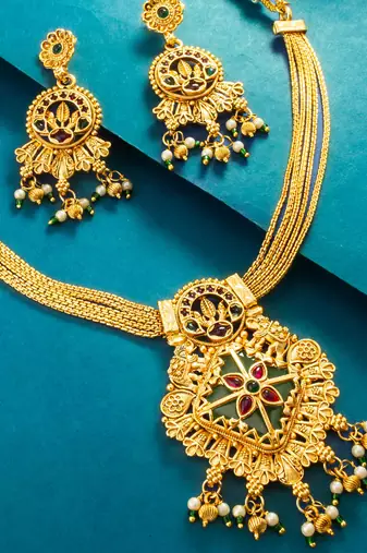 diamond motif statement pendant necklace set with earrings