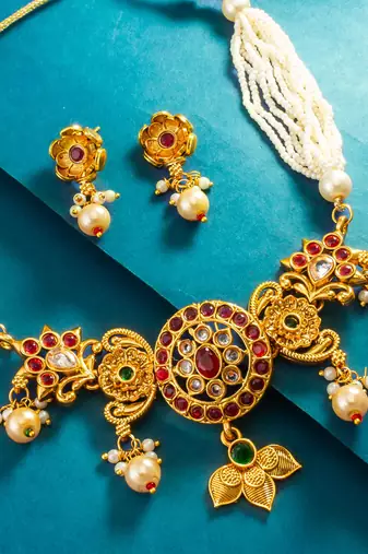 medallion motif pearl strand necklace set with earrings