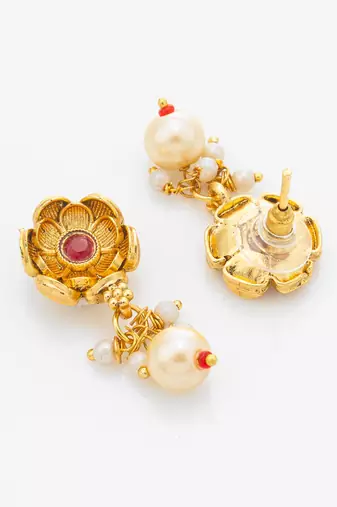 medallion motif pearl strand necklace set with earrings