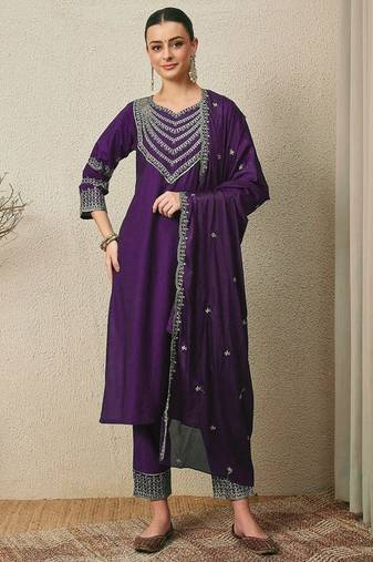 PURPLE EMBRODEIRY WORK FABRIC ROMAN SILK WOMENS KURTI PANT DUPATTA SET