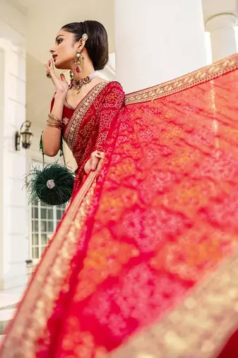 Red Bandhani Printed Saree With Unstitched Blouse Piece