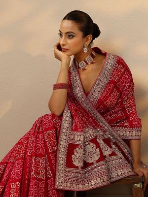 Red Bandhani Printed Saree With Unstitched Blouse Piece 6