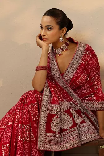 Red Bandhani Printed Saree With Unstitched Blouse Piece