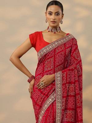 Red Bandhani Printed Saree With Unstitched Blouse Piece 7
