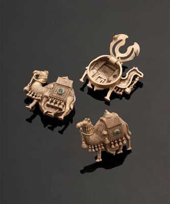 Oxidised antique gold plated royal camel button cover 3