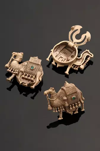 Oxidised antique gold plated royal camel button cover