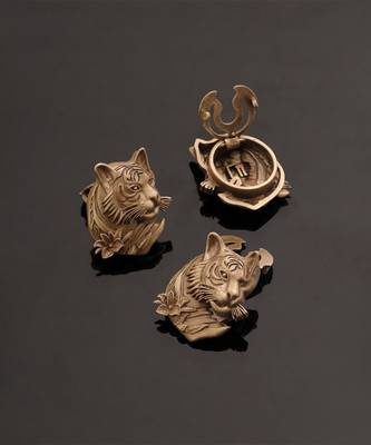 Oxidised antique gold plated animal motif button cover 4