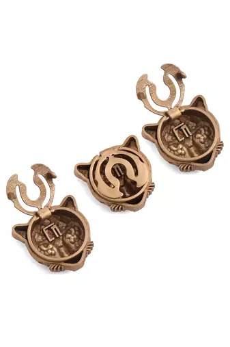 Oxidised antique gold plated animal motif button cover