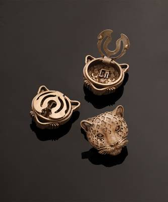 Oxidised antique gold plated animal motif button cover 4