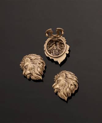 Oxidised antique gold plated lion face button cover 4