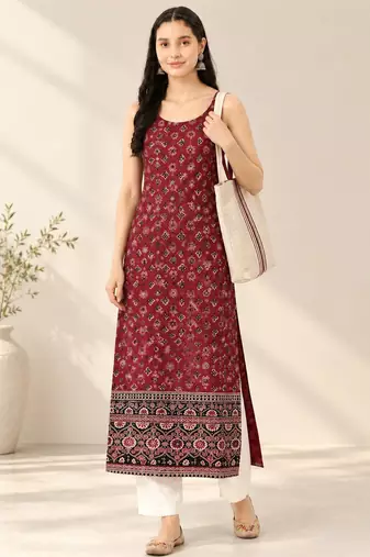 Maroon cotton ajrak printed sleeveless straight kurta