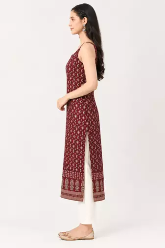 Maroon cotton ajrak printed sleeveless straight kurta