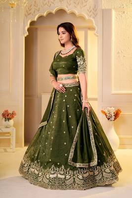 GREEN CRUNCHY SILK PARTY WEAR EMBROIDERY LEHNGHA CHOLI  2