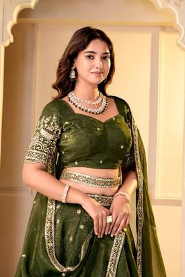 GREEN CRUNCHY SILK PARTY WEAR EMBROIDERY LEHNGHA CHOLI  5