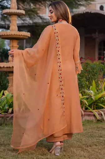 Peach color smart graceful kurta set for trendy girlie looks