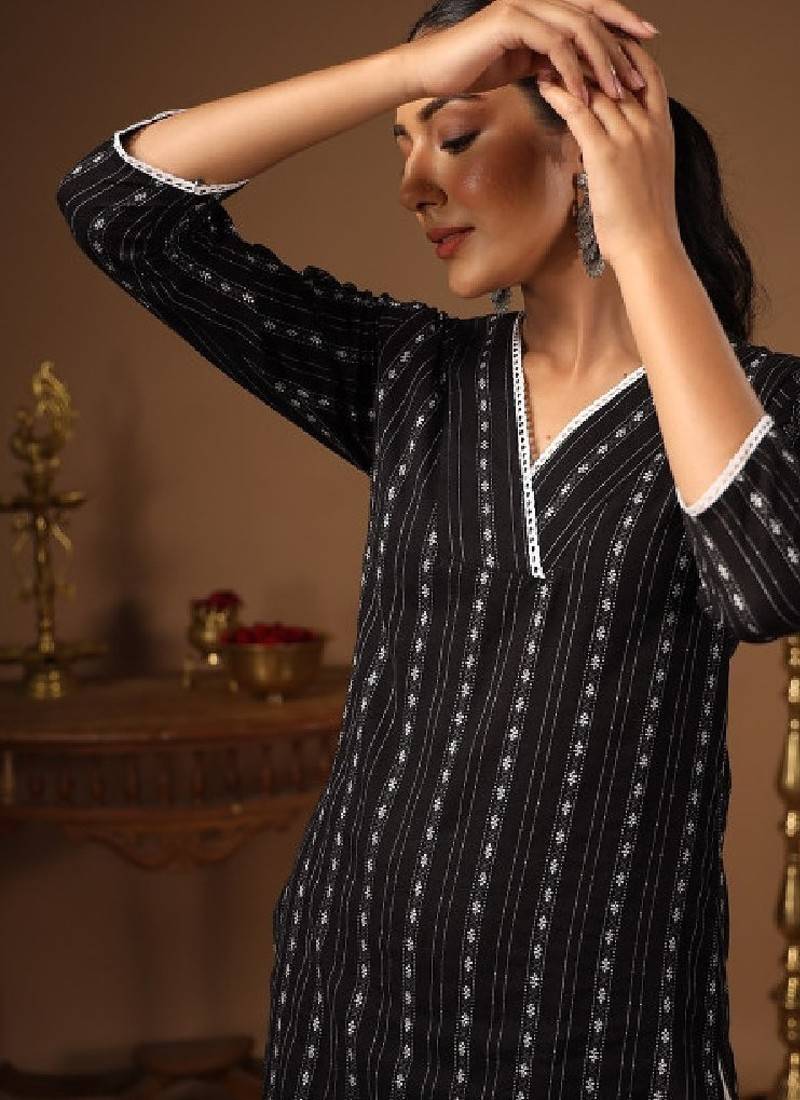 Women woven design striped straight kurta