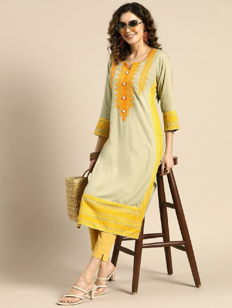 Women ethnic motifs embroidered thread work kurta