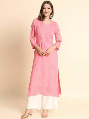 Floral embroidered thread work straight kurta 1
