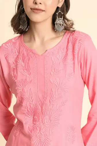 Floral embroidered thread work straight kurta
