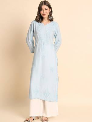 Floral embroidered thread work straight kurta 1