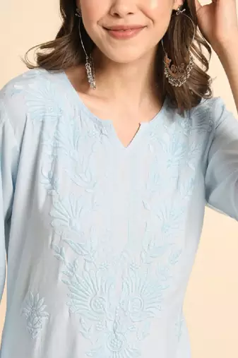 Floral embroidered thread work straight kurta