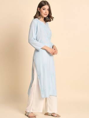 Floral embroidered thread work straight kurta 3