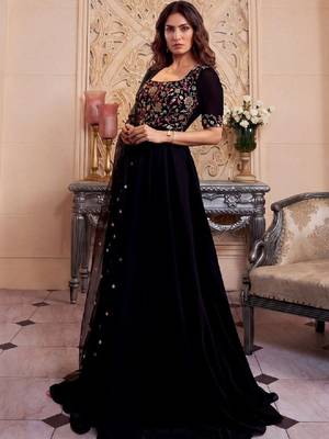 Black floral embroidered sequinned georgette anarkali kurta with dupatta 2