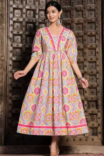 Women ethnic motifs printed floral anarkali kurta