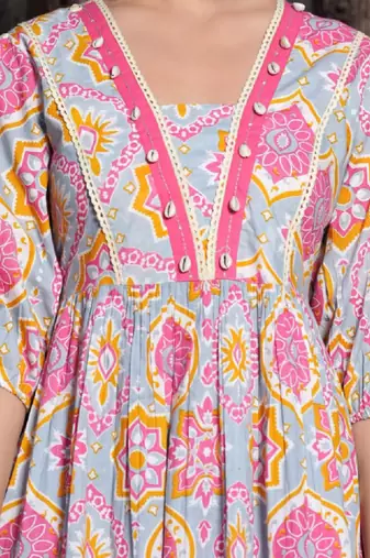 Women ethnic motifs printed floral anarkali kurta