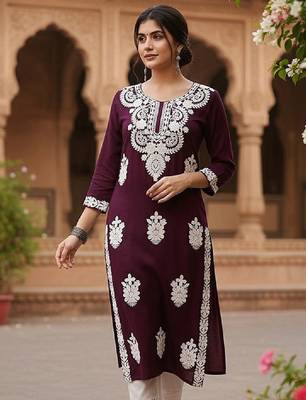 Floral embroidered thread work straight kurta 1