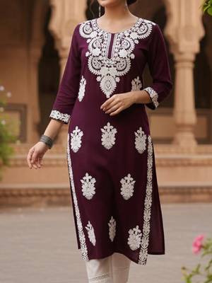 Floral embroidered thread work straight kurta 3