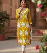 Floral embroidered straight kurta