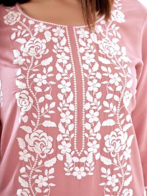 Floral embroidered round neck chikankari straight kurta 2