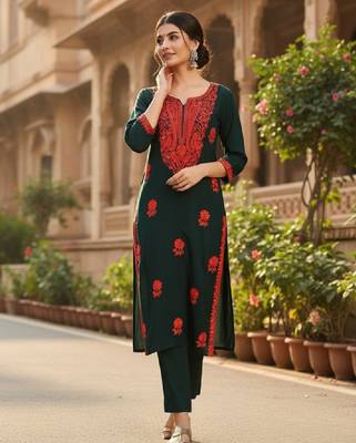 Floral embroidered thread work straight kurta 2