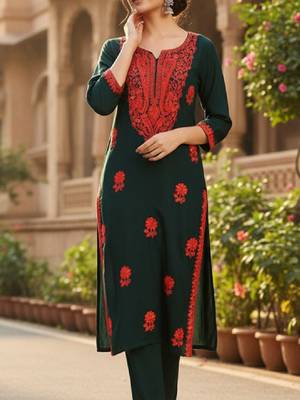 Floral embroidered thread work straight kurta 3