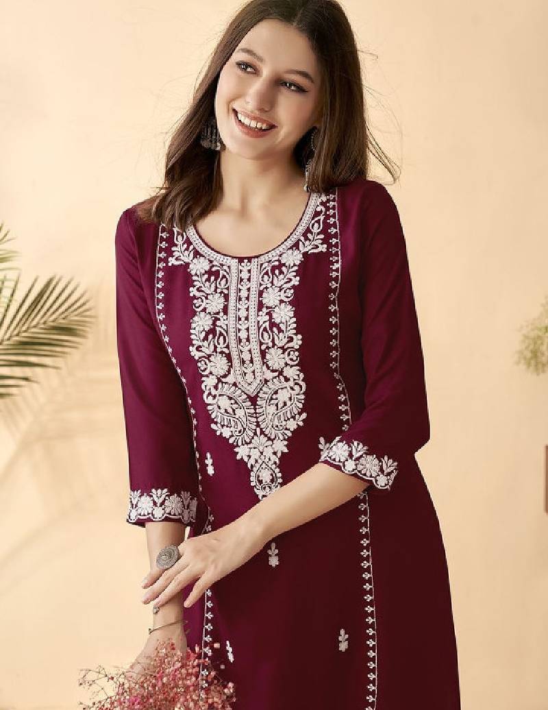 Maroon ethnic motifs embroidered round neck thread work straight kurta