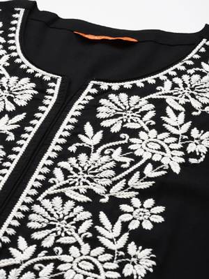Floral embroidered thread work kurta 2