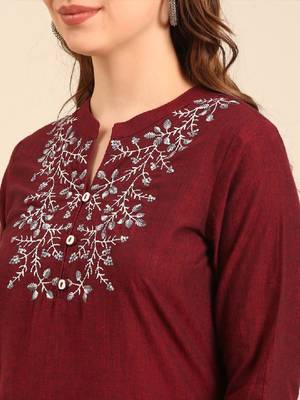 Notched neck thread work pure cotton straight kurta 2