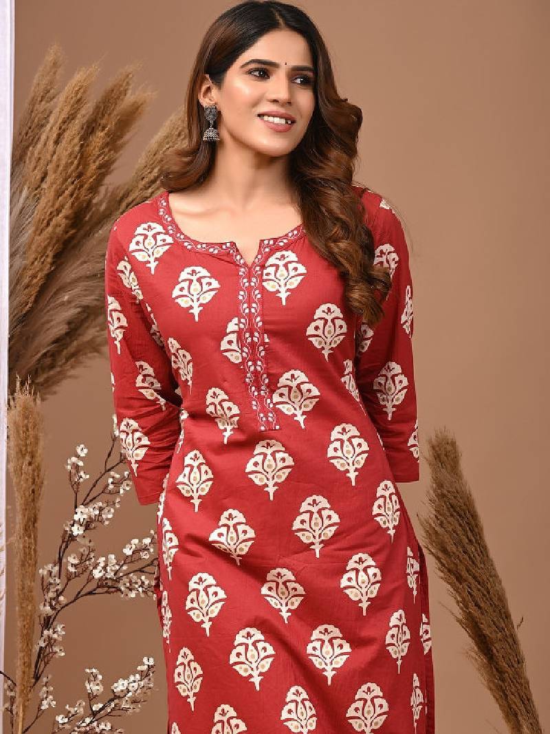 Women ethnic motifs printed thread work kurta