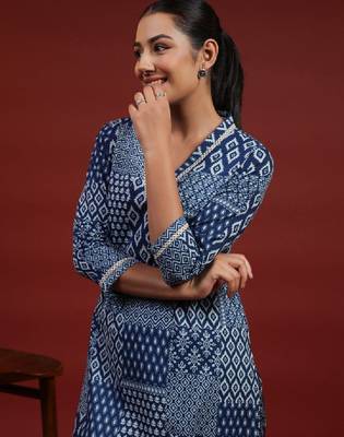 Geometric printed v-neck pure cotton straight kurta 2