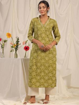 Women floral printed thread work kurta 1