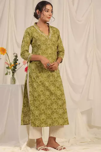 Women floral printed thread work kurta