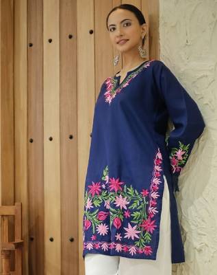 Falak kashmiri embroidered flared sleeves thread work cotton straight kurta 3