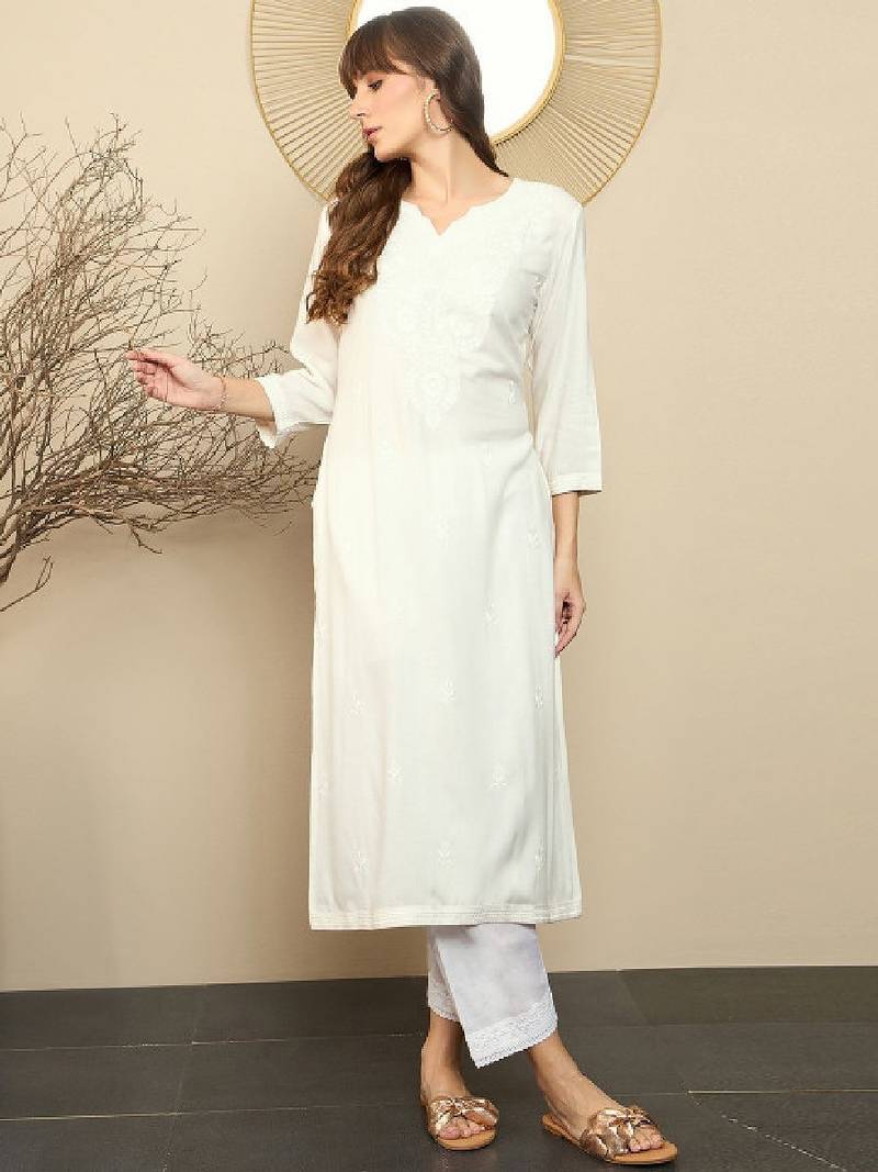 Ethnic motifs embroidered straight kurtas